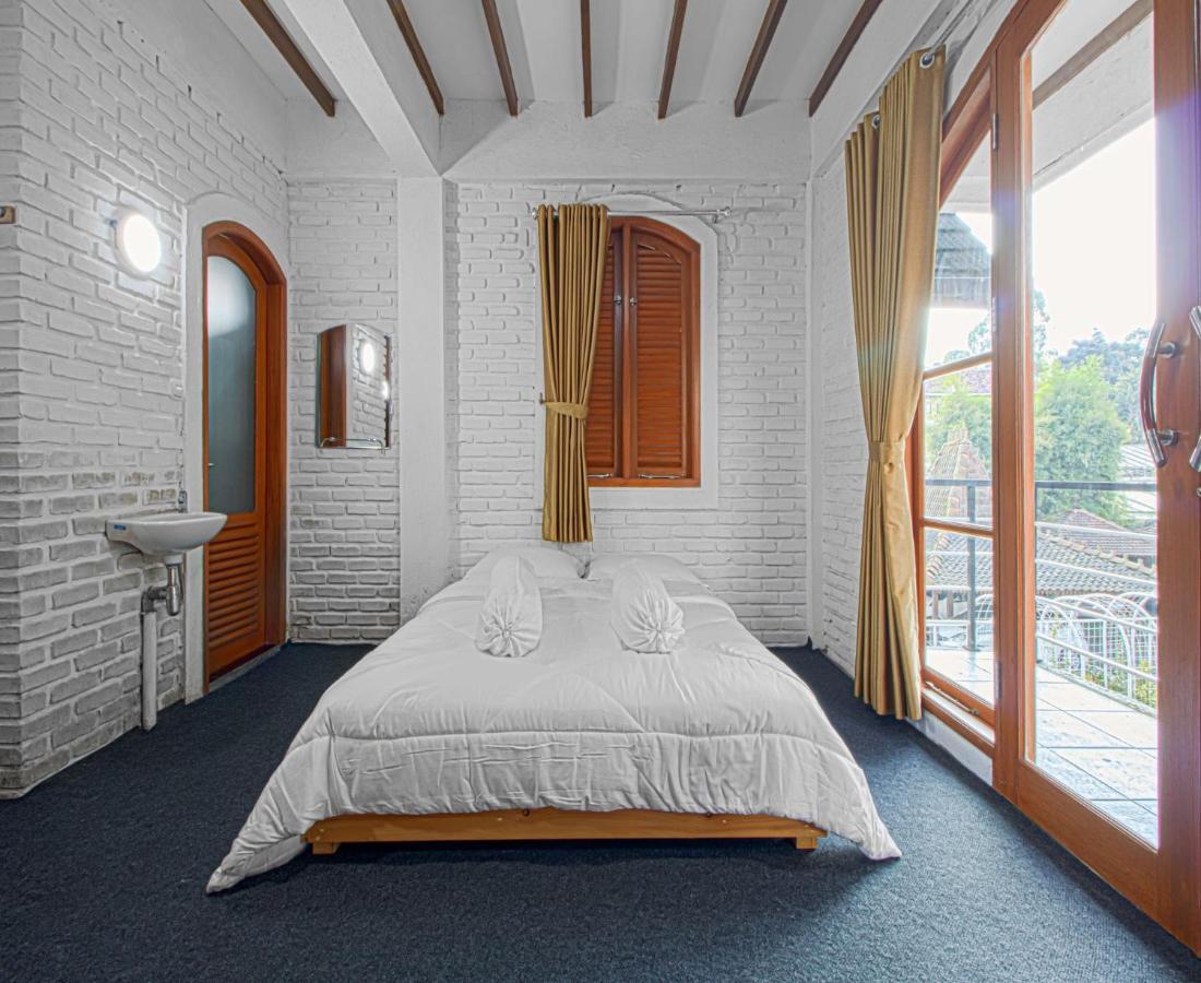 D'Journey Hotel Lembang Zewnętrze zdjęcie