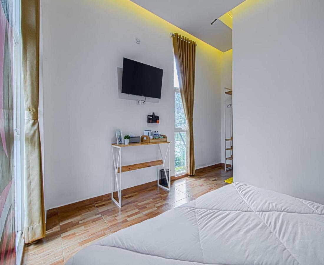 D'Journey Hotel Lembang Zewnętrze zdjęcie