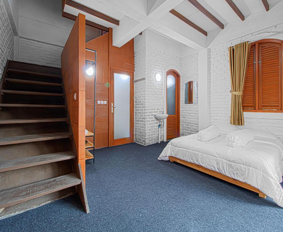 D'Journey Hotel Lembang Zewnętrze zdjęcie