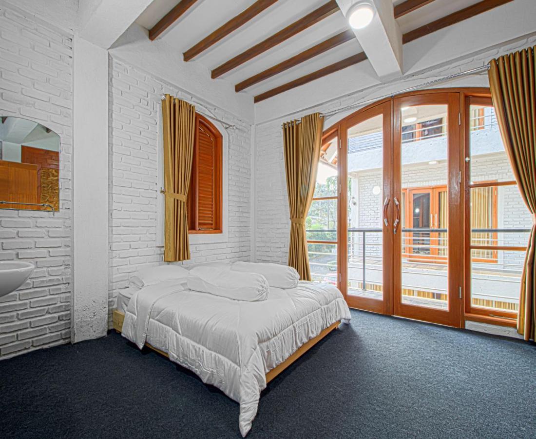 D'Journey Hotel Lembang Zewnętrze zdjęcie