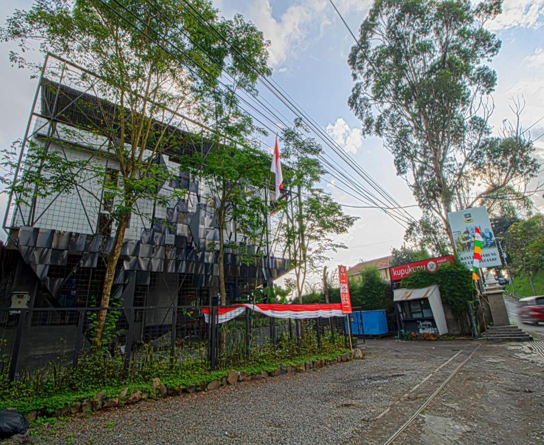 D'Journey Hotel Lembang Zewnętrze zdjęcie