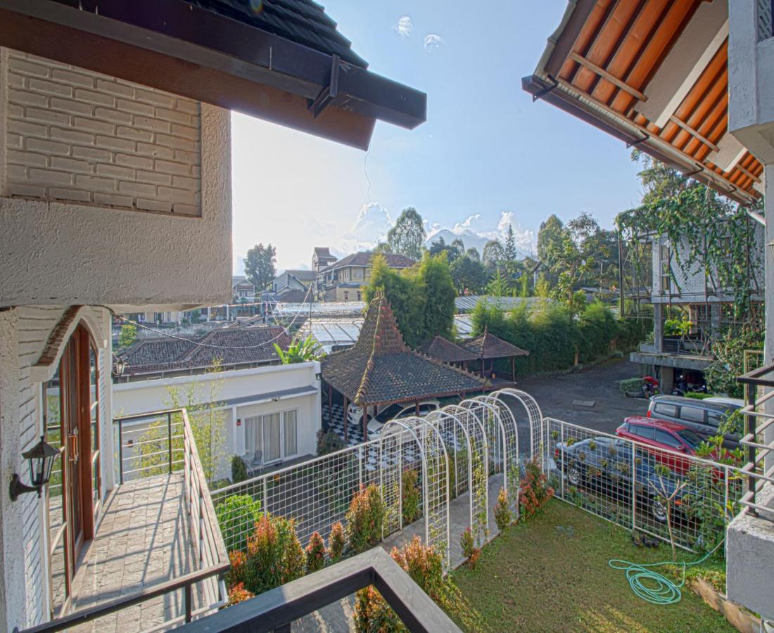 D'Journey Hotel Lembang Zewnętrze zdjęcie