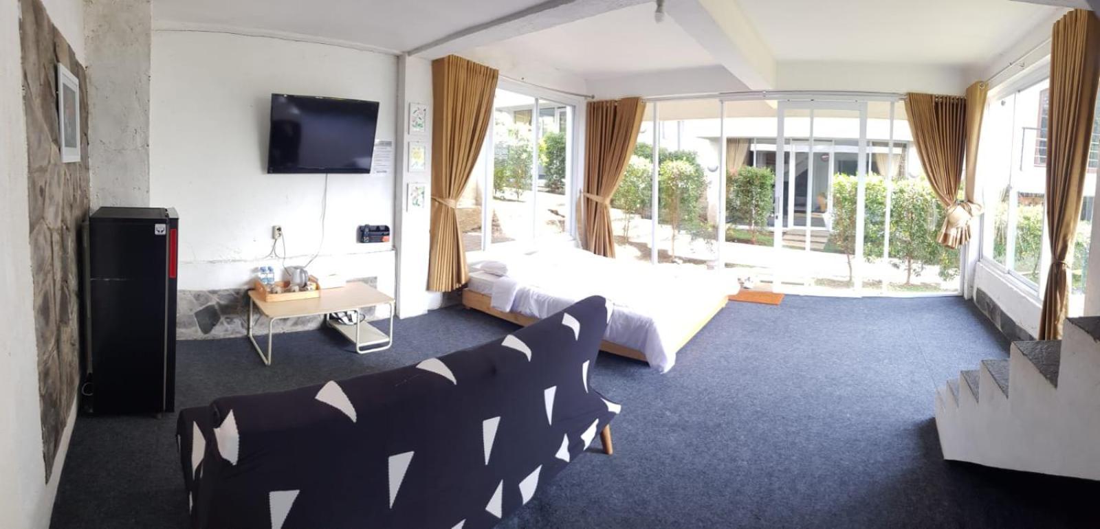 D'Journey Hotel Lembang Zewnętrze zdjęcie